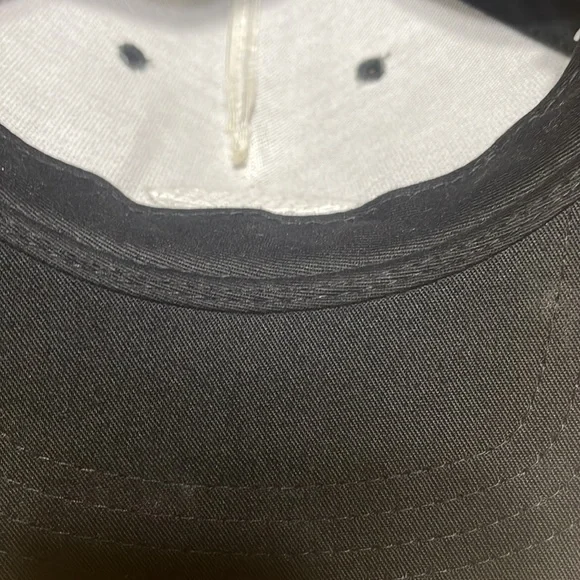 Neff hat - Picture 6 of 6